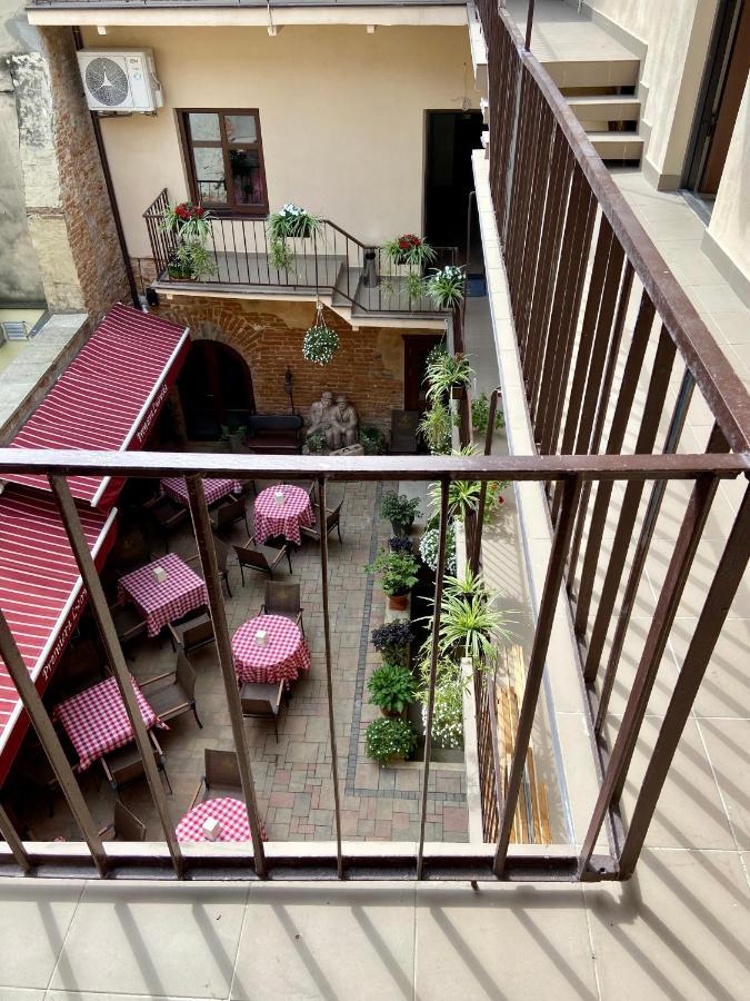Yaroslav Osmomysl Square Apartments إلفيف المظهر الخارجي الصورة
